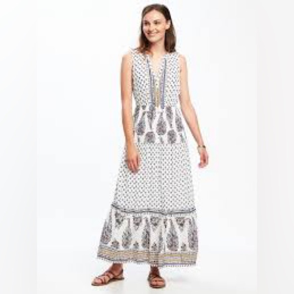 Old Navy. Boho Maternity Maxi Dress. Size Medium.